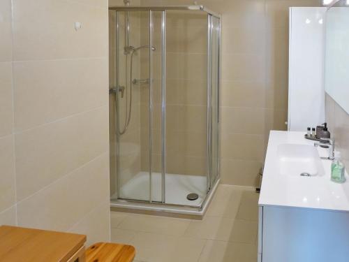 Apartment Résidence La Fenière 03 by Interhome