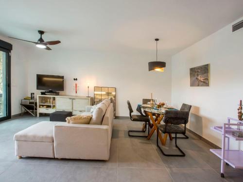 Apartment Golden Ray by Interhome