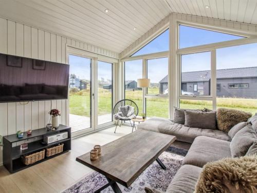 Et opholdsområde på Holiday Home Alea - 800m from the sea in NW Jutland by Interhome