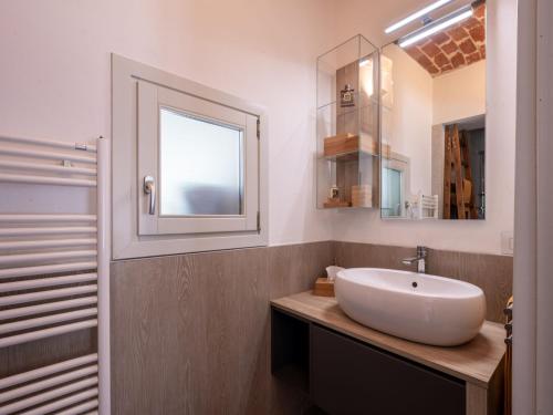 Un baño de Holiday Home Cascina Basan by Interhome