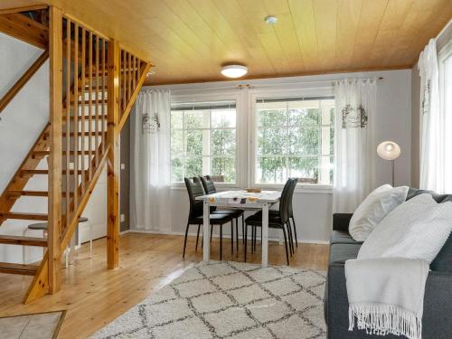 Posezení v ubytování Holiday Home Villa vuorso by Interhome