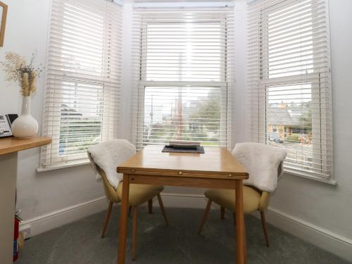 Y Castell Apartment 2 – Photos 4