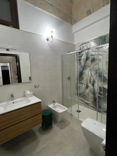 Vonios kambarys apgyvendinimo įstaigoje Il Bassotto