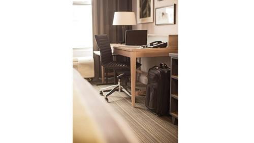 Posezení v ubytování Country Inn & Suites by Radisson, Minneapolis West, MN