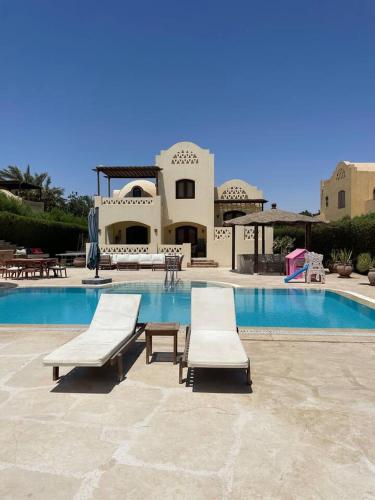 Spacious Villa with private pool-Gouna