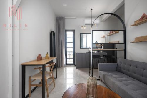Phìlus, Nilie Hospitality MGMT
