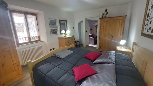 Katil atau katil-katil dalam bilik di L'Antica Canonica di Casa Bernardi, terrazzo Wi-Fi PetFriendly con Area Cani