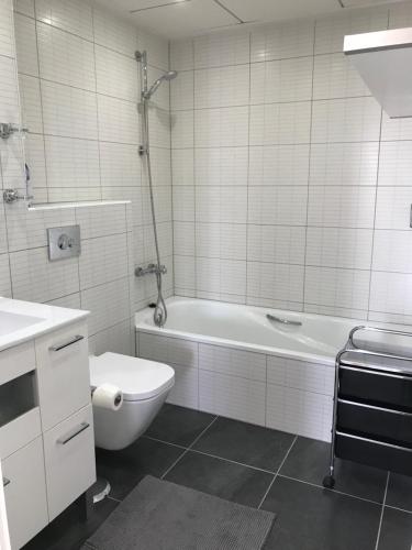 Ένα μπάνιο στο Casa Alta - villa med privat svømmebasseng