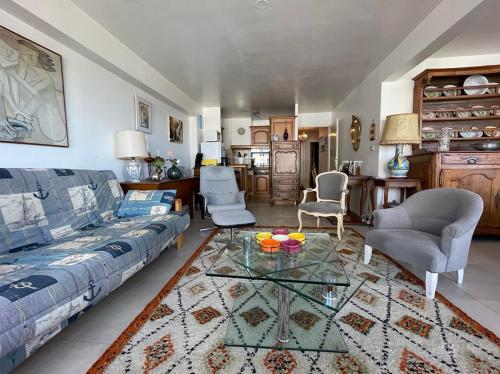 Photo de la galerie de l'établissement .Le Rocher. Appartement vue mer - Parking Privé, à La Rudelière