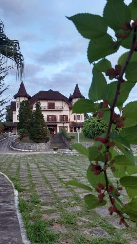 Κήπος έξω από το Chateau Palace