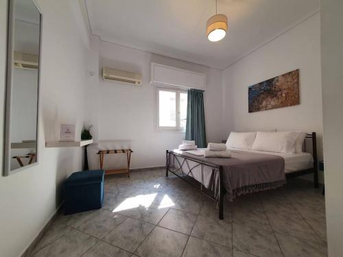 Poseidon - Stylish Apt. Steps Away from Acropolis