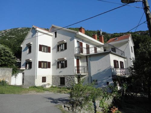 Apartment Mira