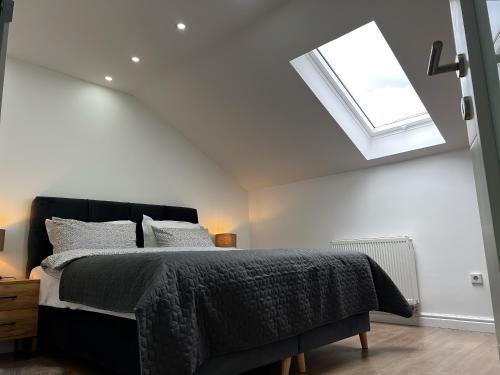 No1 Lux apartment in heart of Sarajevoにあるベッド