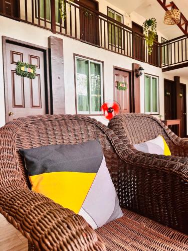 Posezení v ubytování Close to the Airport, City Center, Accessible - Amancio's New Extension