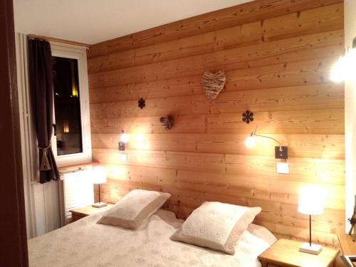 Appartement rénové 5 pers, 4 flocons Or, centre, balcon, WiFi, skis - FR-1-574-13