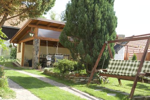 Κήπος έξω από το Žltý domček - Apartmán Švábovce