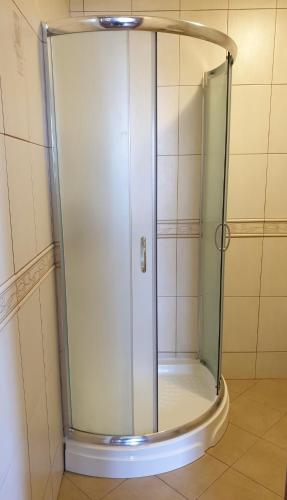 Bilik mandi di Дім