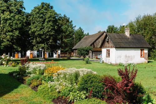 Taman di luar ZUŠU KLĒTS