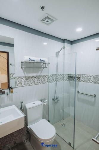 Salle de bains dans l'établissement Tropicasa Hotel