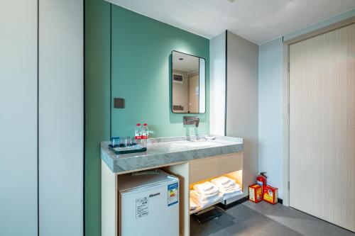 Bathroom sa Wiffton Hotel -Former Tokai Hotel - Xiaobei Metro Station - Free shuttle bus during Canton Fair