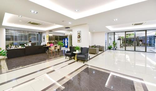 Posezení v ubytování NORN Canalside Bangkok Hotel โรงแรมนอนริมคลอง