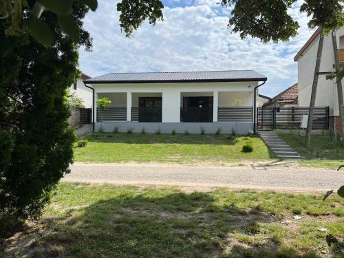 Zgradba, v kateri se nahaja apartma