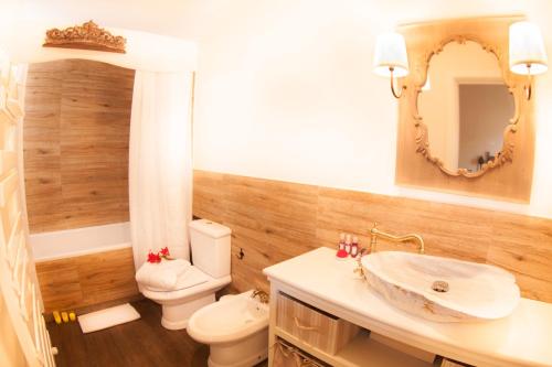 Ένα μπάνιο στο Teatrisso Hotel Palacio