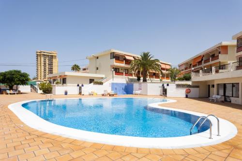 Frontline Playa las Vistas with pool, parking, sea