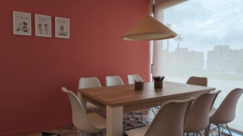 ベニドルムにあるSUNSET CLIFFS sea view apartmentsのギャラリーの写真