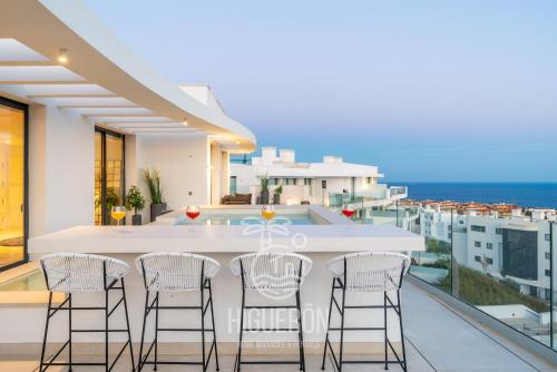 HigueronRentals Paradise Lift