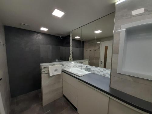 Un baño de B2B Apartments
