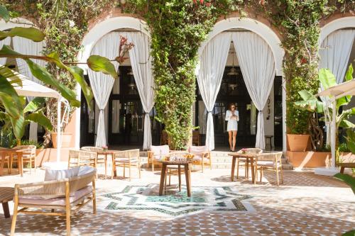 Un restaurante u otro lugar para comer en Sofitel Marrakech Palais Impérial & Spa