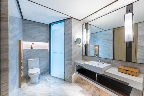 Koupelna v ubytování Sheraton Grand Hangzhou Binjiang Hotel