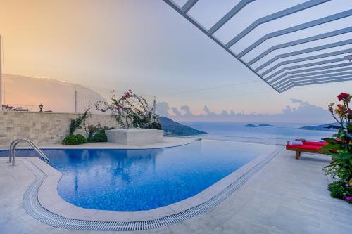 Kolam renang di atau dekat dengan Villa Lucida - Kalkan Hills - Exclusive Villas with Private Pool and Majestic Sea Views