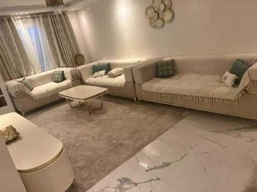 Maison de 4 chambres avec jardin clos et wifi a Drancy