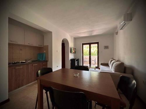 Kuchyň nebo kuchyňský kout v ubytování Apartments in Klimno, Dobrinj - Insel Krk 41813