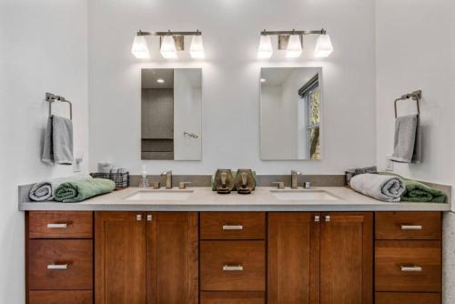 Fotografie z fotogalerie ubytování White Peak Lodge Ping Pong Pool Table PACMAN v destinaci Flagstaff