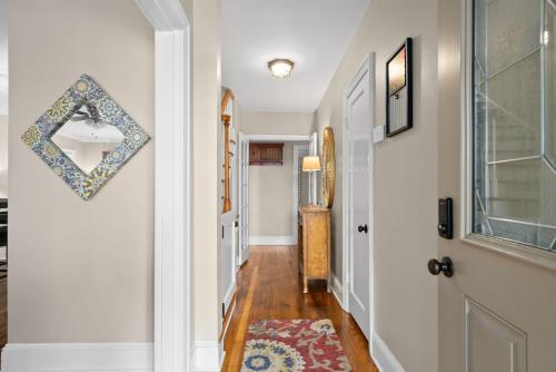 Fotografie z fotogalerie ubytování The Gameroom on Madison - Large Home Accommodates 12 Guests (102 Madison Ter) v destinaci Clarksville