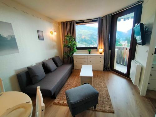 Uma área de estar em Appartement Avoriaz, 2 pièces, 4 personnes - FR-1-633-73