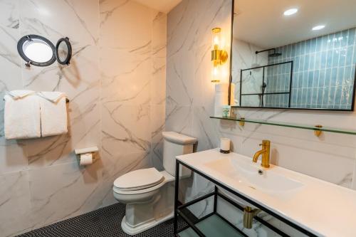 Vannituba majutusasutuses Travellers Beach Resort