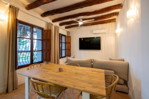 TV a/nebo společenská místnost v ubytování Paradisun Villajoyosa - Adults Only Recommended