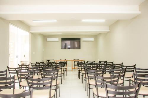 Televisyen dan/atau pusat hiburan di Hotel Letiva Centro