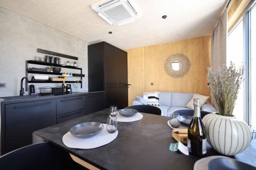 Η κουζίνα ή μικρή κουζίνα στο Jazine beach villas