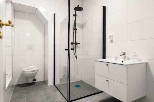 Ένα μπάνιο στο Dinbnb Apartments I Cozy Vibe in Idyllic Surroundings