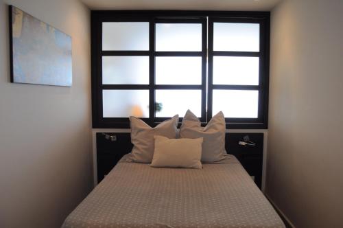 Magnificent Front Sea Views Apartment