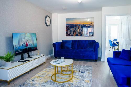 Μια τηλεόραση ή/και κέντρο ψυχαγωγίας στο Caasi Homes