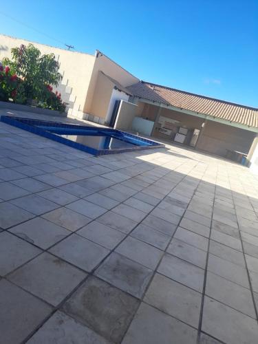 una vista desde el exterior de una casa con piscina en A B EVENTOS, en Juazeiro do Norte