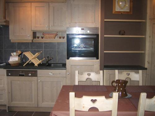 Appartement cosy aux Gets, proche pistes et village, balcon sud, parking privé - FR-1-671-76