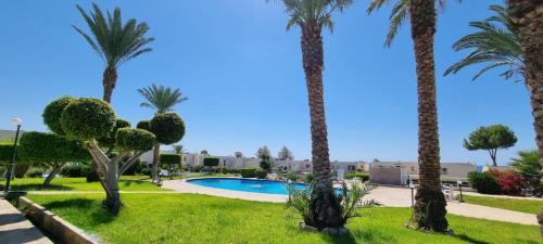 Foto Modern Seaview Townhouse in Coral Bay 4