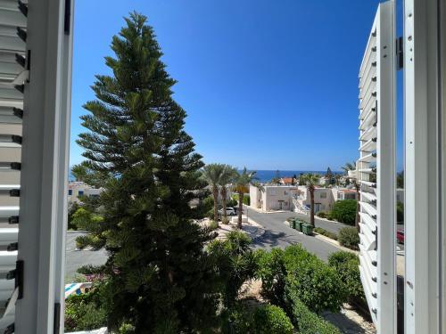 Foto Modern Seaview Townhouse in Coral Bay 1